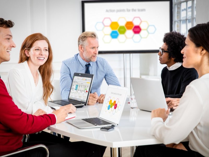 The business plan and the advertising and marketing strategy should work&nbsp;together